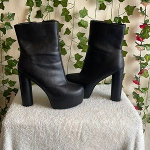 Size 9 fashion nova heels